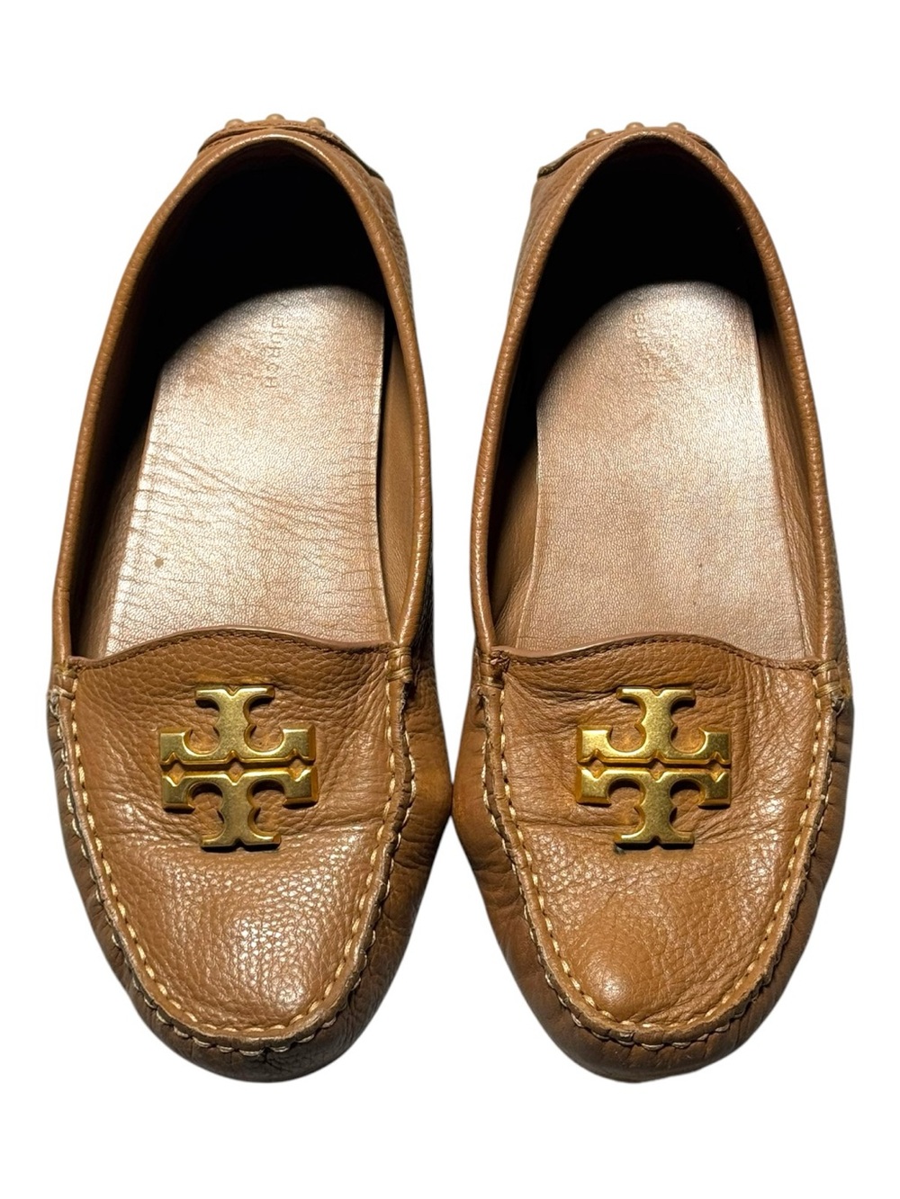 Tory Burch Women’s 8.5 Everly Driver loafers in Royal Tan Tumbled Leather logo